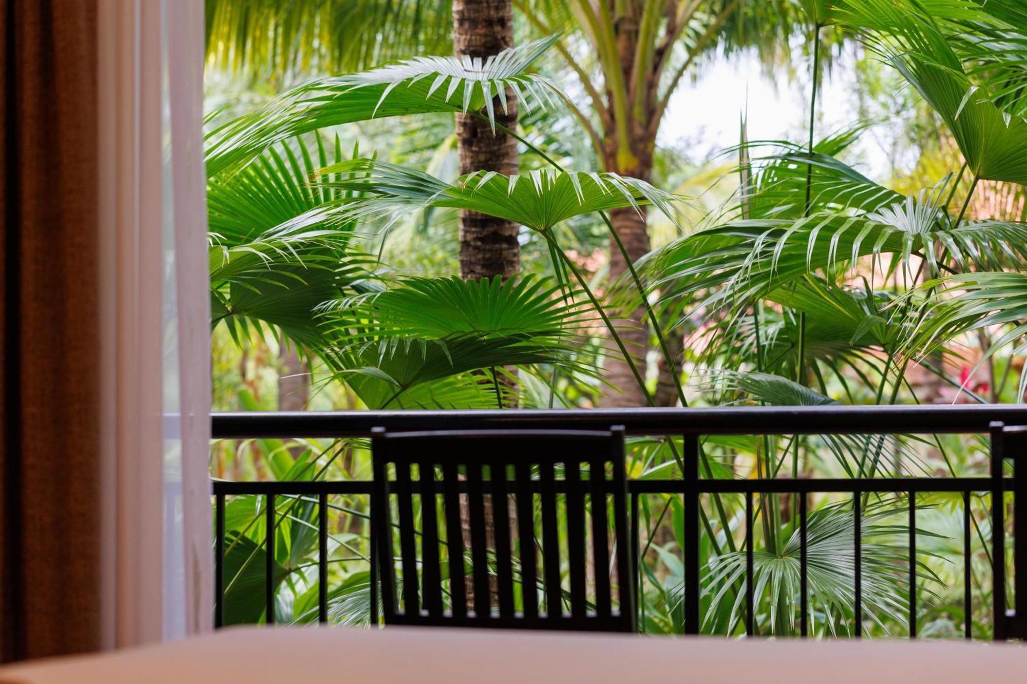 Diamond Bay Resort & Spa Nha Trang Exterior photo