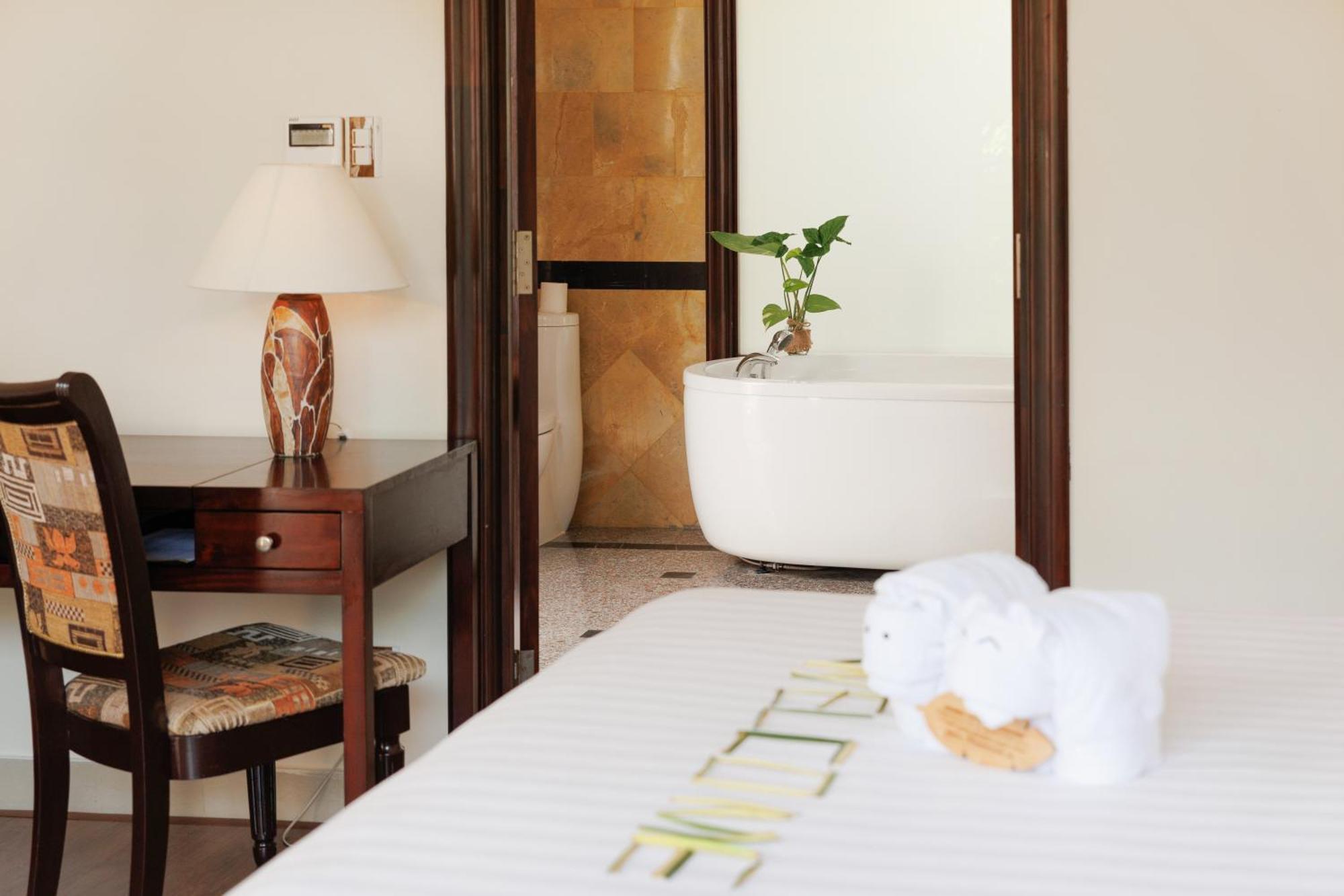 Diamond Bay Resort & Spa Nha Trang Exterior photo