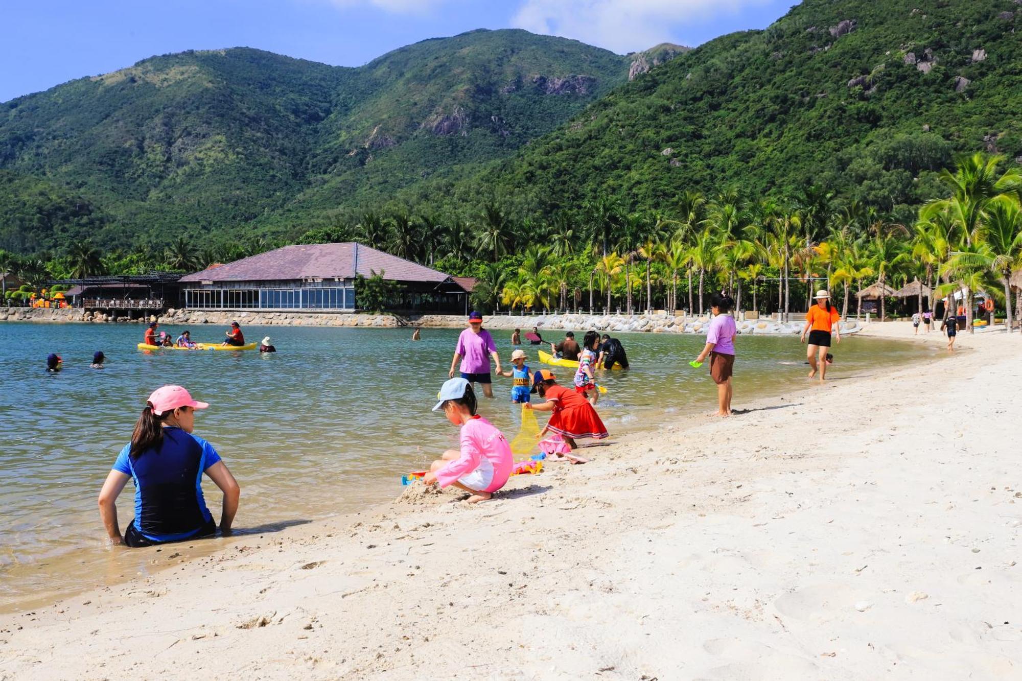 Diamond Bay Resort & Spa Nha Trang Exterior photo