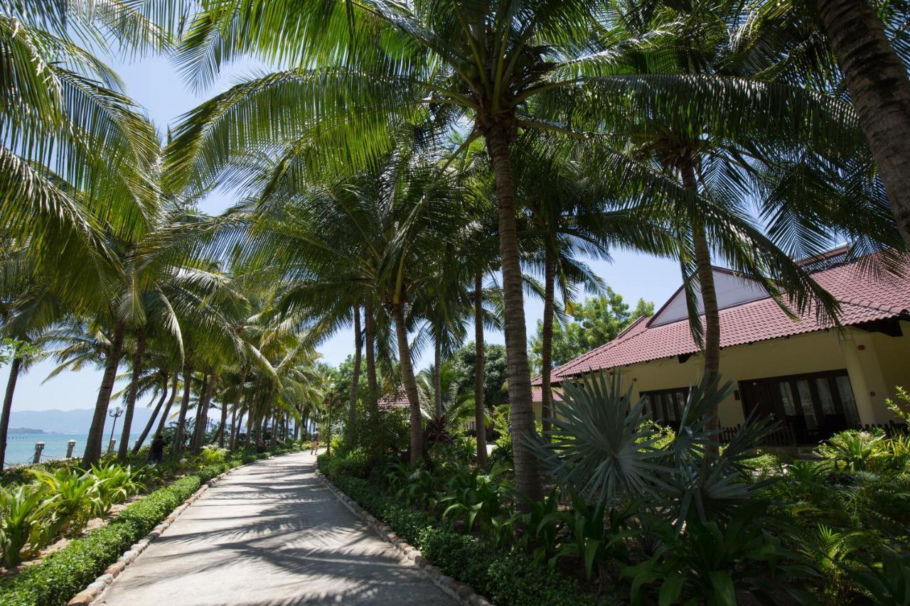 Diamond Bay Resort & Spa Nha Trang Exterior photo